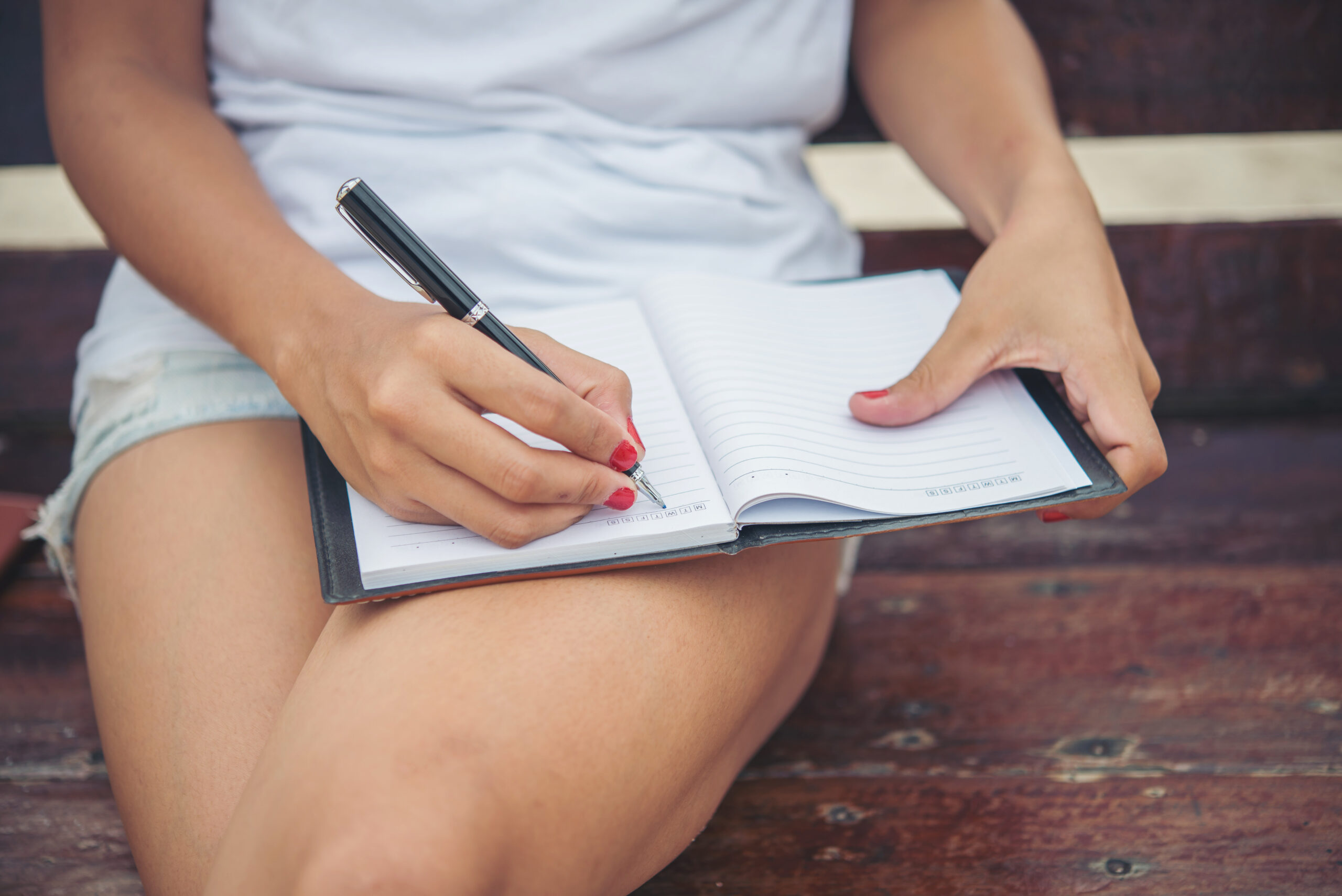 Journaling for Joy: How Pen and Paper Boost Mental Well-being